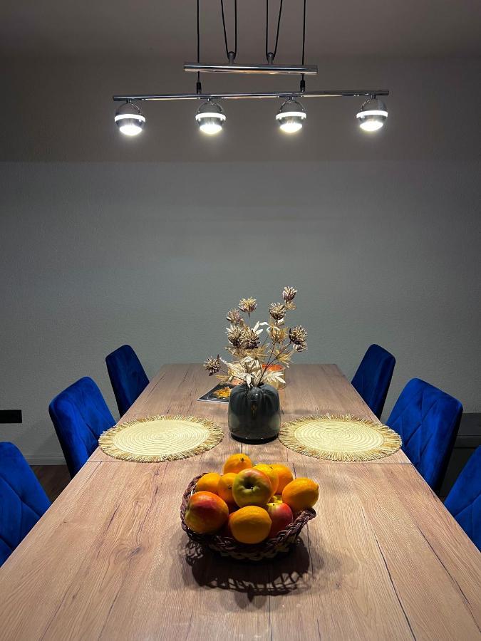 Betty Apartments Borik - Whole Ground Floor โรวีน ภายนอก รูปภาพ
